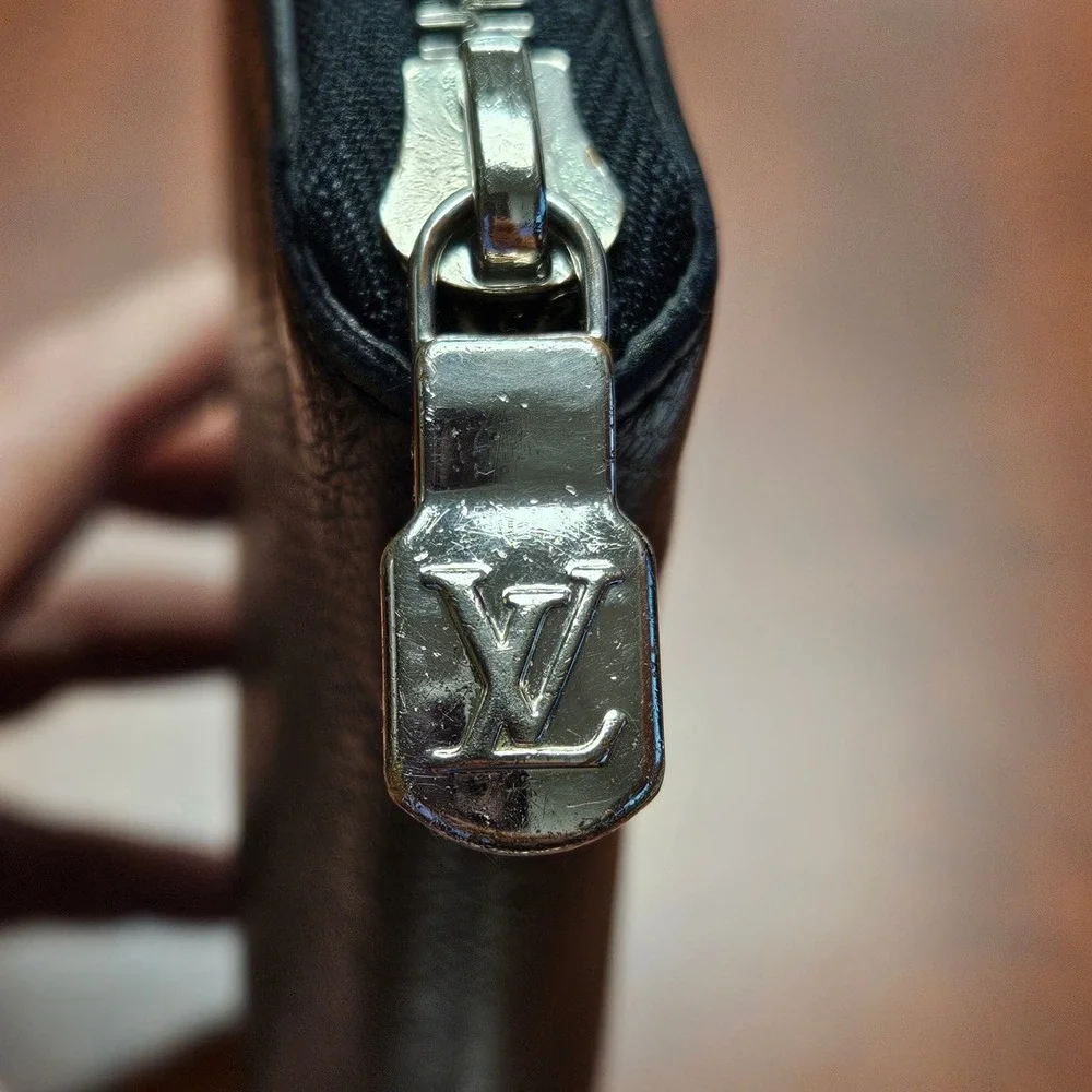 Louis Vuitton Taiga Zippy Organizer NM Black Wallet 2021 France LM0261 READ - Picture 12 of 14